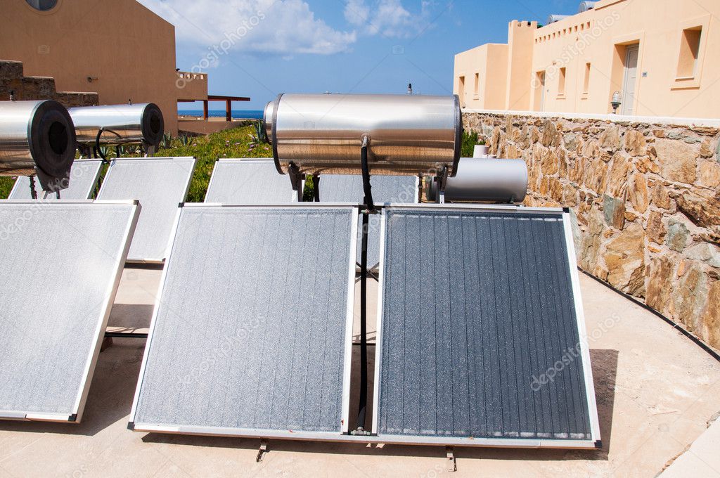 Dach mit PVT-Kollektoren und Energiespeicher